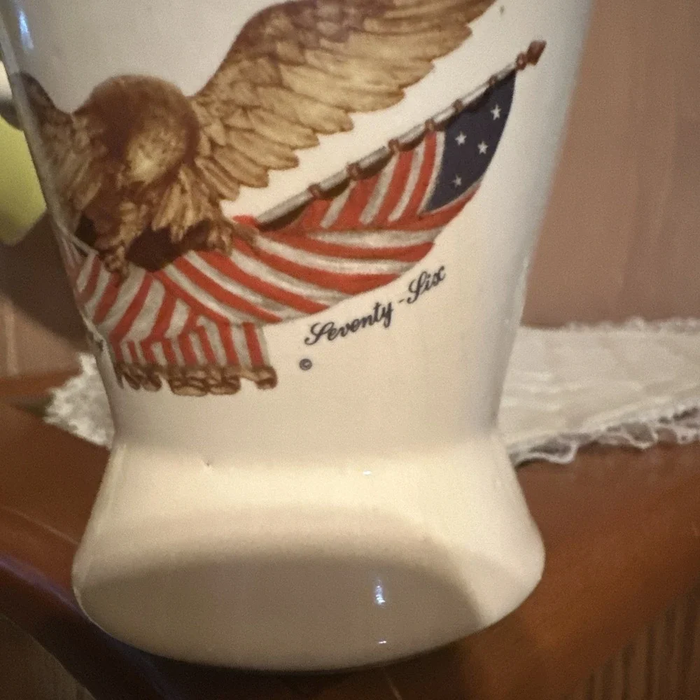 Vintage McCoy Spirit of 76 Eagle Pitcher/Creamer Patriotic‎ USA Pottery Jug